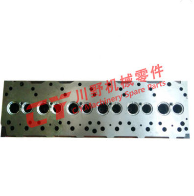 PC200-5 6D95 Diesel Engine Cylinder Heads 6106-11-1830 6206-11-1810